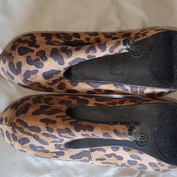 Leopard Print Heels - Picture 4 of 6